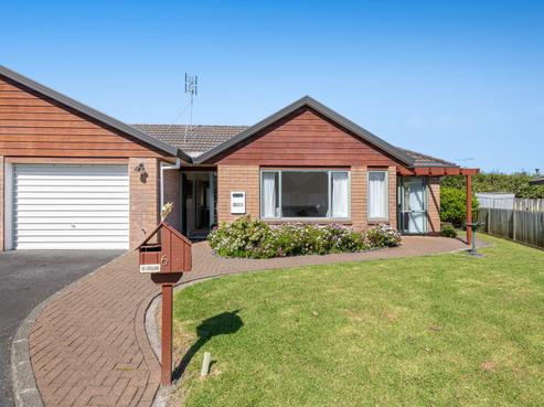 6 The Boulevard, Red Beach