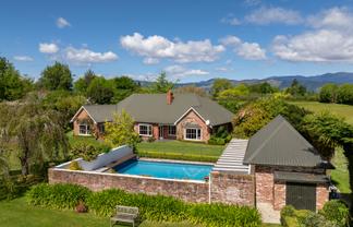 144 Moutere Highway, Redwood Valley