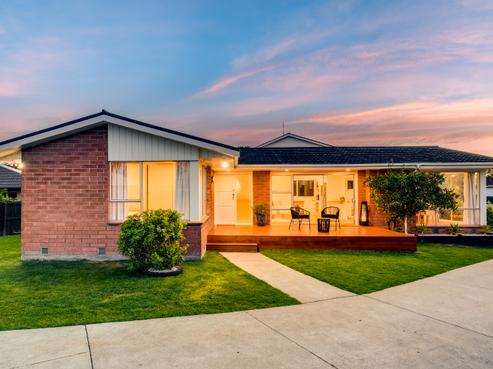 6 Larkhill Place, Russley