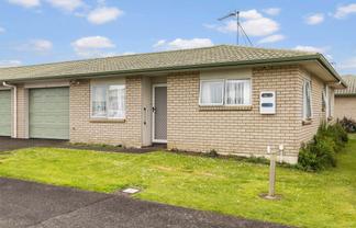 8/8 Village Place, Tuakau