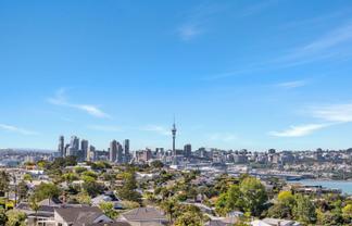 204/19 Rawene Road, Birkenhead