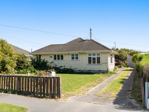 63 Coopers Road, Dallington