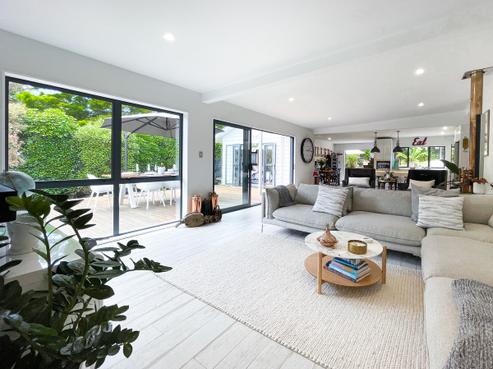 12 Opanuku Road, Henderson Valley
