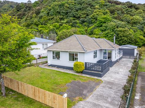 52 Lees Grove, Wainuiomata