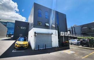 NUFFIELD STREET RETAIL / SHOWROOM OPPORTUNITY
