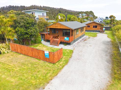 4 Russell Street, Okarito