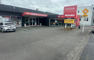 Prime Gill Street Retail Showroom with Parking