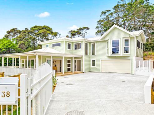 38 Awanui Road, Red Beach