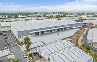 Long or Short Term with Gantry Cranes