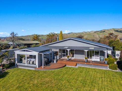 11 School Road, Riverlands