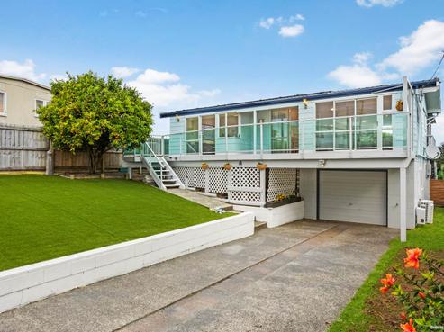 1301 Whangaparaoa Road, Army Bay