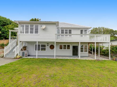 10 Saint James Avenue, Helensville