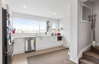 5/11 Ray Small Drive, Papakura