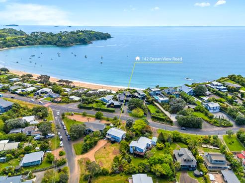 142 Ocean View Road, Oneroa