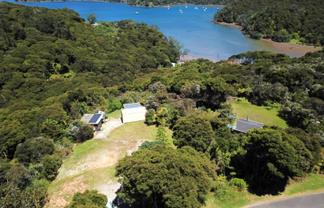 14 Harpoon Hill, Great Barrier Island