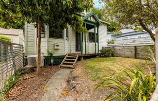 101 Shakespeare Road, Bluff Hill
