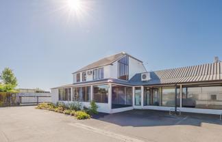 271sqm tenancy with parking