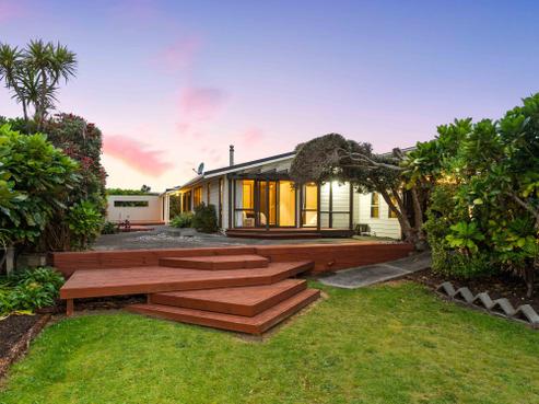 10 Jane Street, Waikanae Beach