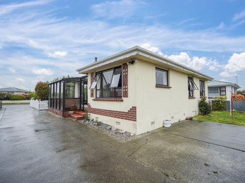 22 Arundel Crescent, Strathern