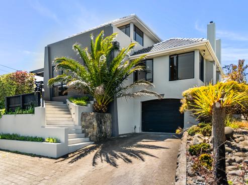 49 Paynters Avenue, Strandon