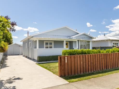 414 Massey Street, Akina