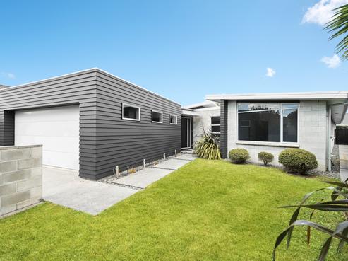 6 Aspen Court, Huntington