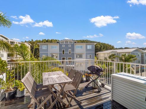 5 Eaves Bush Parade, Orewa