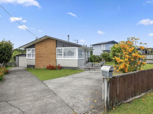 77 Lisa Crescent, Mangakakahi