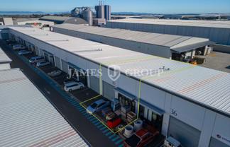 Modern Industrial Unit in Airport Proximity