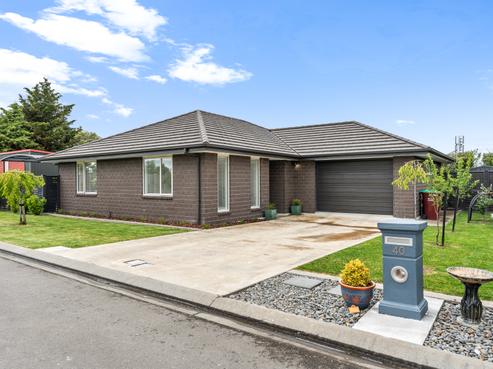 40 Tuatahi Avenue, Solway