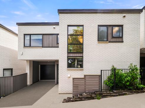 242C Saint Andrews Road, Epsom