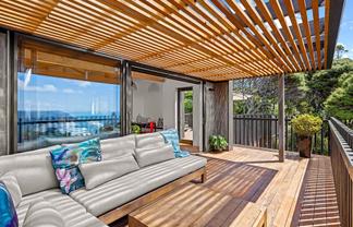 23 Log Race Road, Piha