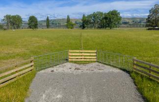 330 and 32 Racecourse Road, Waipukurau