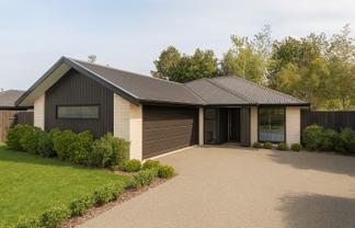 8 Sarsfield Street, Southbridge