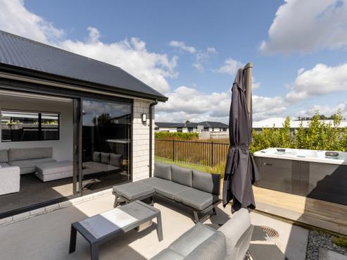 21 Tangaroa Place, Poike