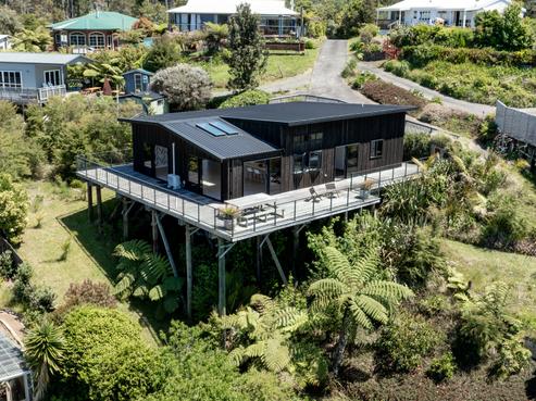 22 Hinemoa Terrace, Tairua