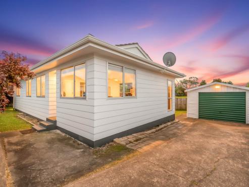 2/3 Edwin Freeman Place, Ranui