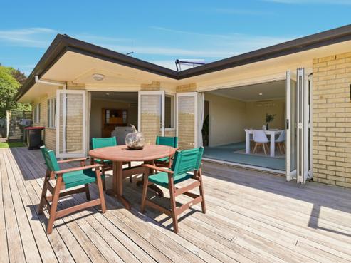111 Sapphire Drive, Hairini