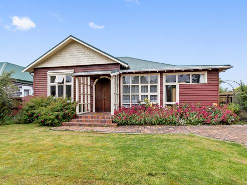 42 Maltby Avenue, West End