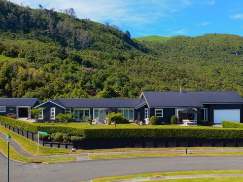 1 Peregrine Place, Kinloch
