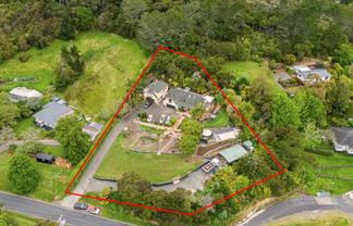 31 Attwood Road, Paremoremo