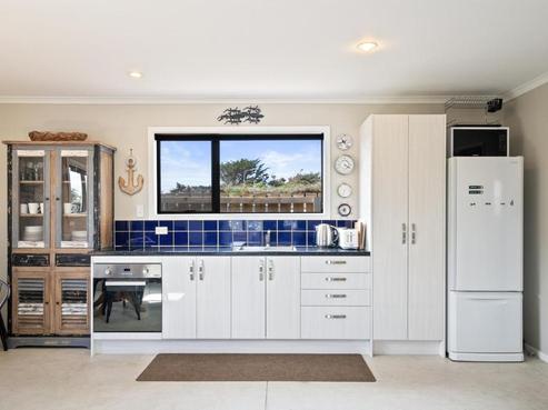 16 Te Kiri Street, Himatangi Beach