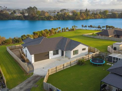 44 Harbour Crest Drive, Waiuku