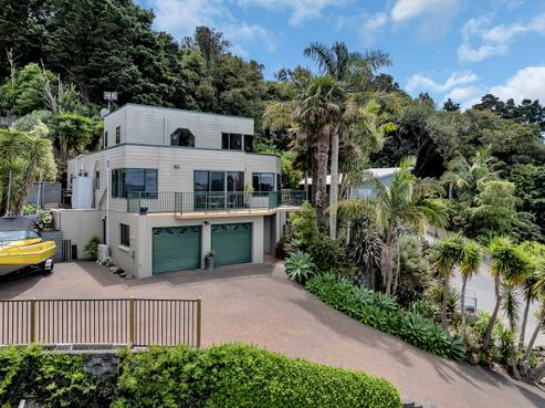 30 Magnolia Avenue, Kamo