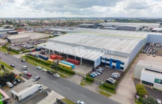 Large Airport Standalone | 7,900sqm Warehouse
