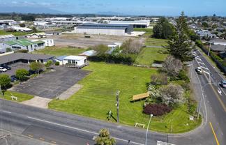 High Profile Site with Office & Plenty of Parking