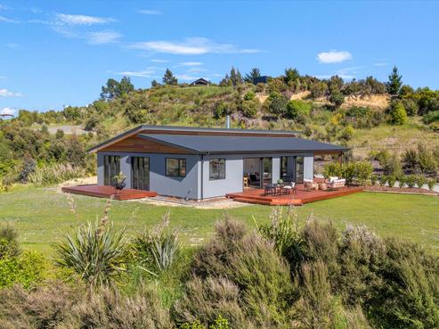 289 Bronte Road West, Mahana