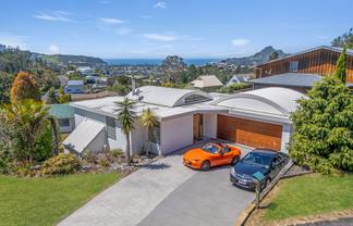 54 Hinemoa Terrace, Tairua