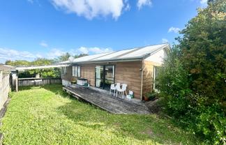 28A Stottholm Road, Titirangi