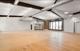 Lofty yet modern office space